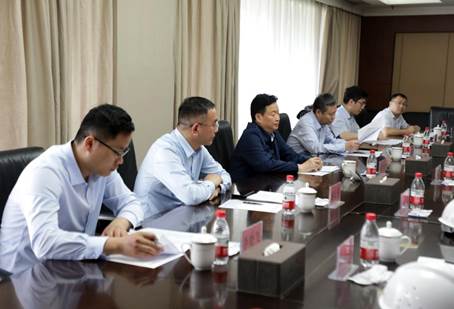 打造向上向前第一象限生力軍 錘煉甘于做人做事作難、受苦受累受屈的企業(yè)家隊(duì)伍——河南投資集團(tuán)黨委書記、董事長(zhǎng)劉新勇蒞臨安彩高科開展主題教育調(diào)研